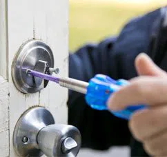 City Locksmith Store Delray Beach, FL 561-692-4683 - 12-Changing-Locks